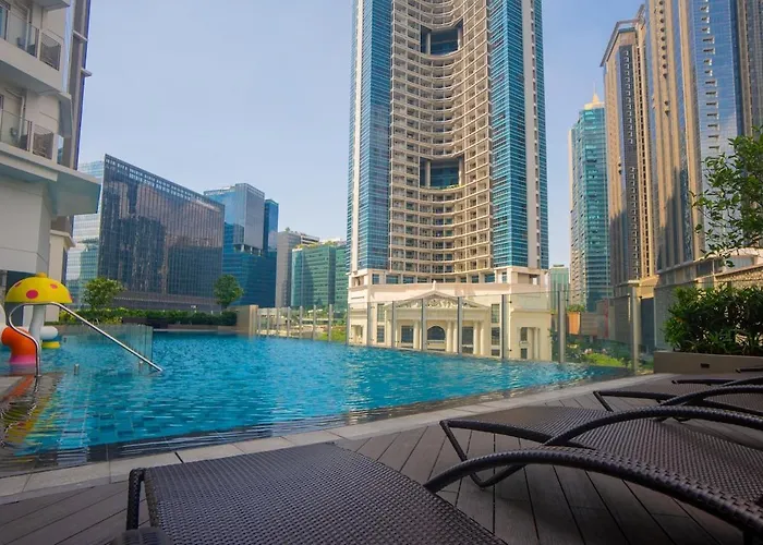 Uptown Bgc Views - Spacious 1br - Sofabed - Washer Manila