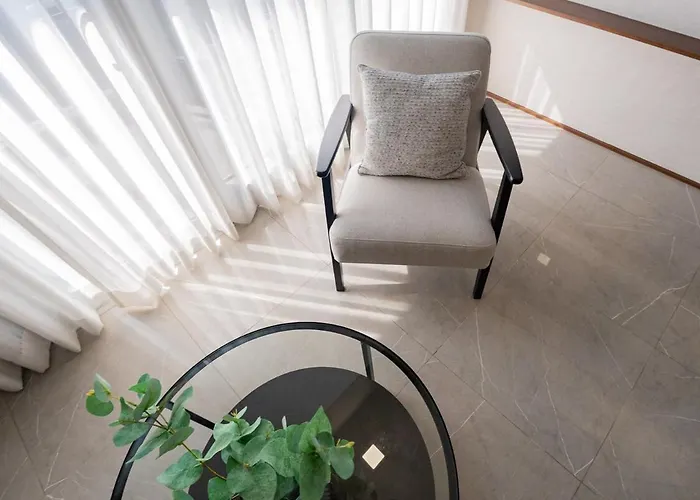 Uptown Bgc Views - Spacious 1br - Sofabed - Washer Apartahotel Manila