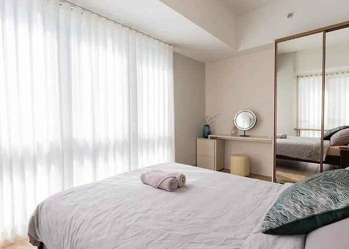 Uptown Bgc Views - Spacious 1br - Sofabed - Washer * Manila