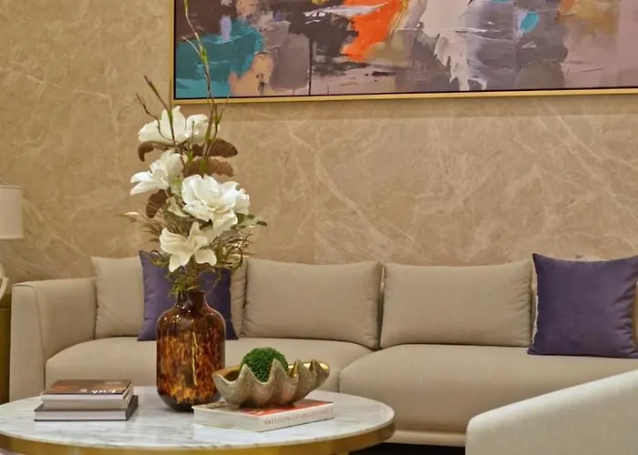 Apartahotel Uptown Bgc Views - Spacious 1br - Sofabed - Washer *