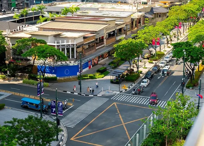 Apartahotel Uptown Bgc Views - Spacious 1br - Sofabed - Washer *