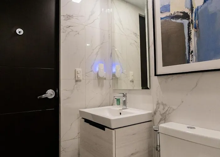 Apartahotel Uptown Bgc Views - Spacious 1br - Sofabed - Washer