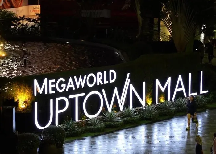 Uptown Bgc Views - Spacious 1br - Sofabed - Washer Apartahotel *