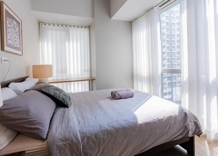 Apartahotel Uptown Bgc Views - Spacious 1br - Sofabed - Washer *