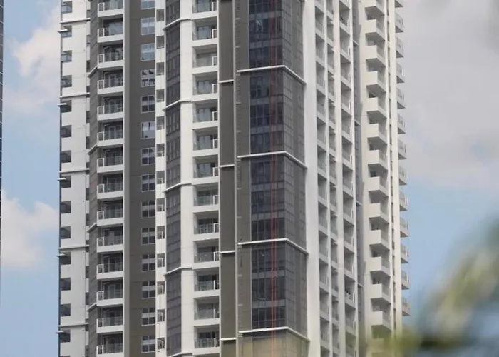 Uptown Bgc Views - Spacious 1br - Sofabed - Washer * Manila