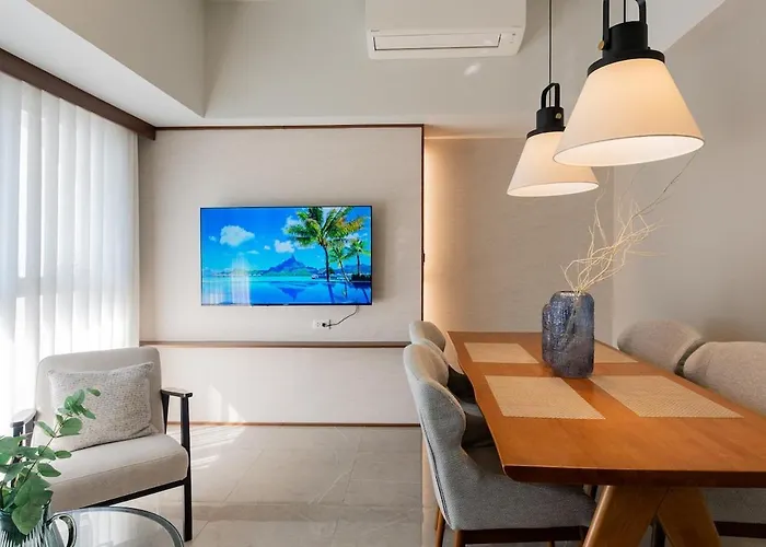 Uptown Bgc Views - Spacious 1br - Sofabed - Washer Apartahotel *