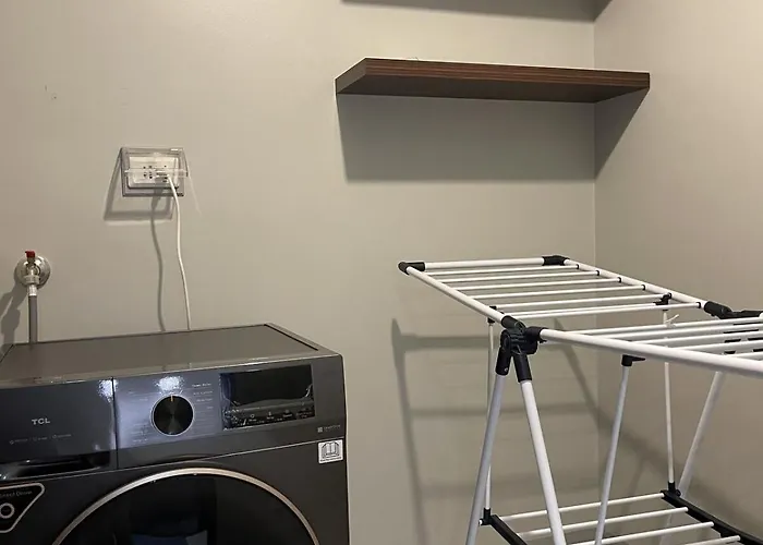 Uptown Bgc Views - Spacious 1br - Sofabed - Washer Apartahotel *