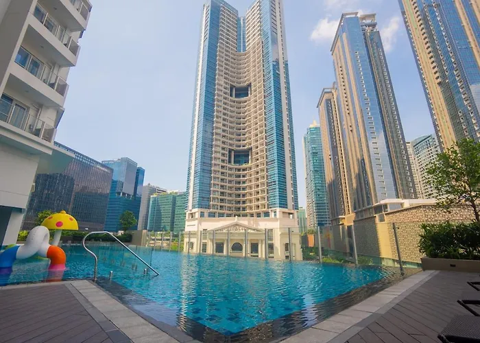 Uptown Bgc Views - Spacious 1br - Sofabed - Washer Manila